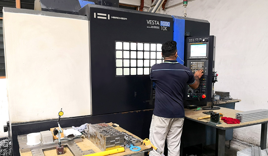 CNC Vertical Machining Center CNC Vertical Machining Center
